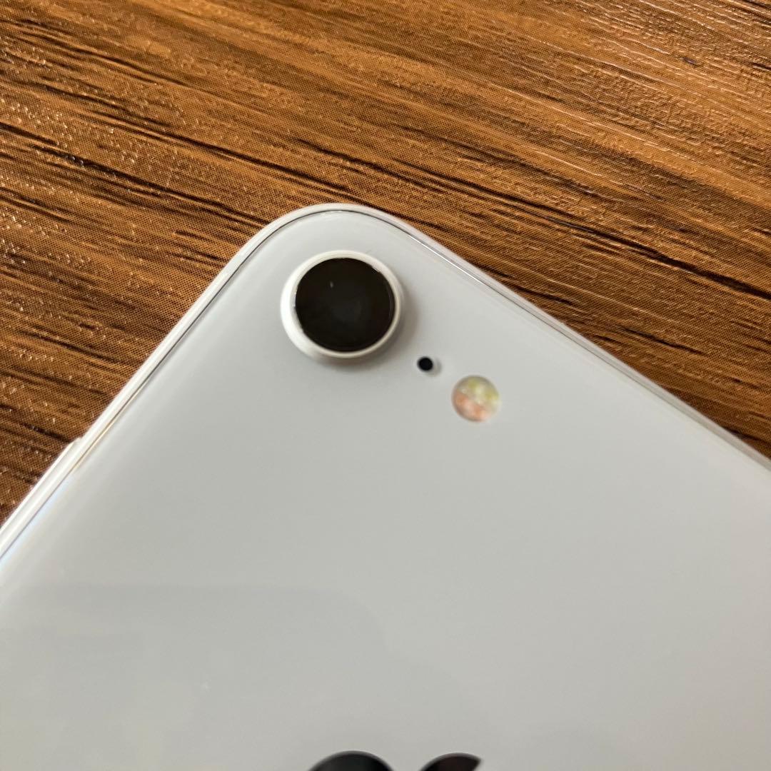 iPhone8 64GB シルバー SIMロックあり