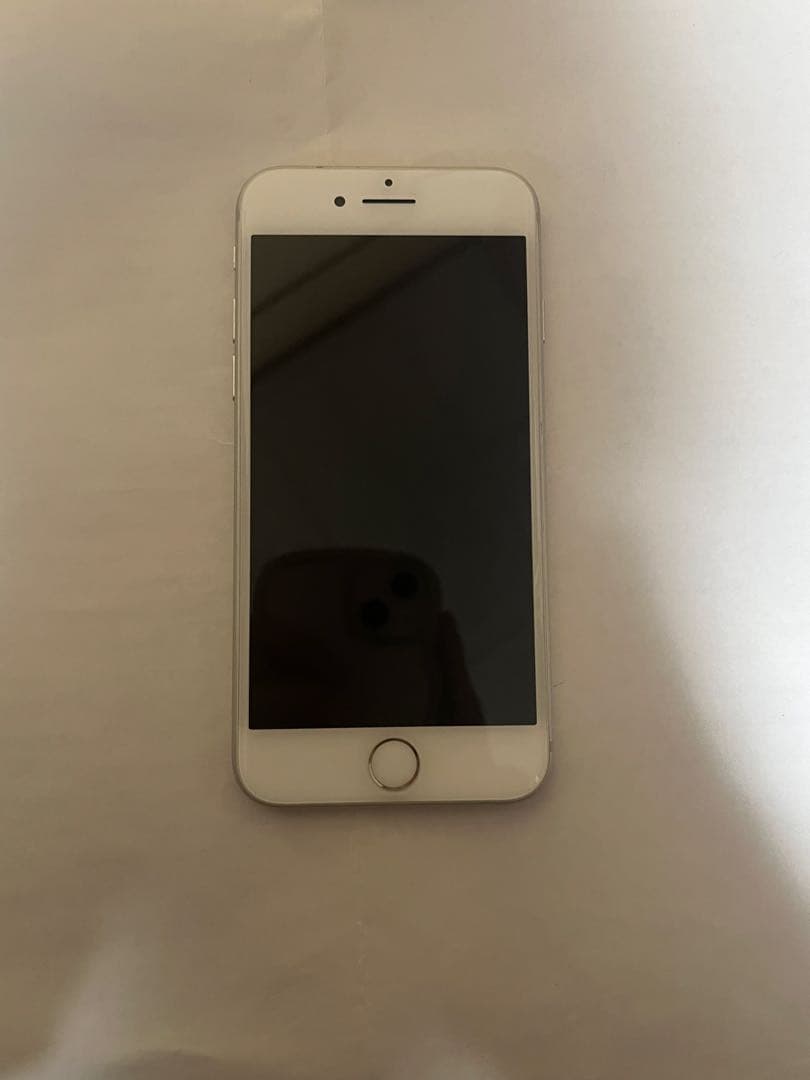 Apple iPhone 8 シルバー 本体のみ