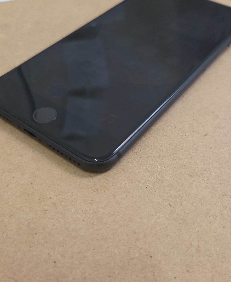 iphone8 plus 64gb simフリー 難アリ