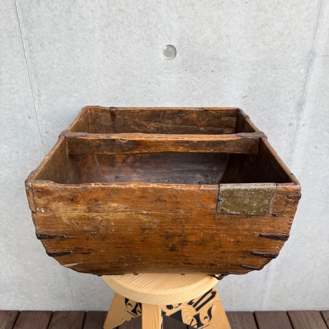 鎹 （かすがい）釘継ぎ （くぎつぎ）木製のアンティークボックス