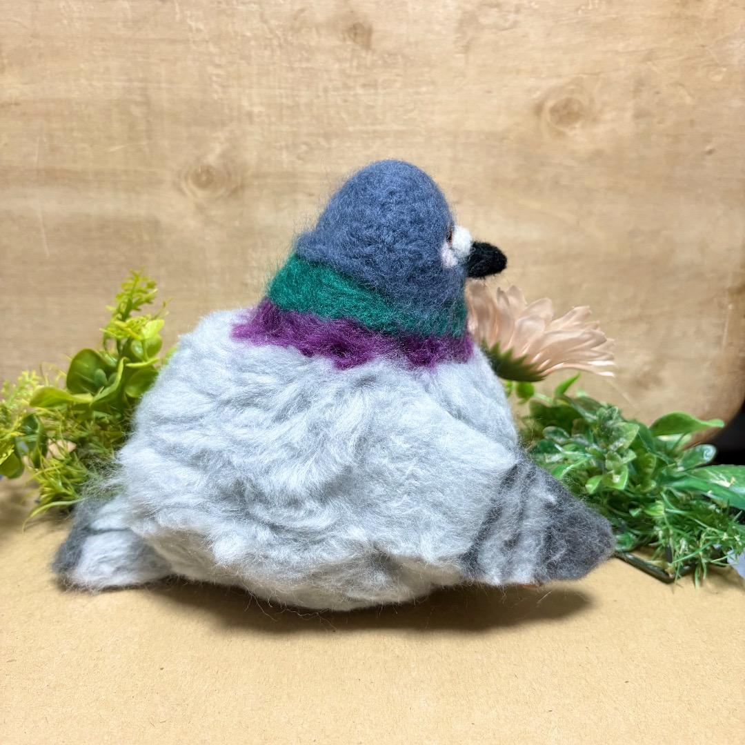 羊毛フェルト愛の告白をするブクブク鳩【ハンドメイド