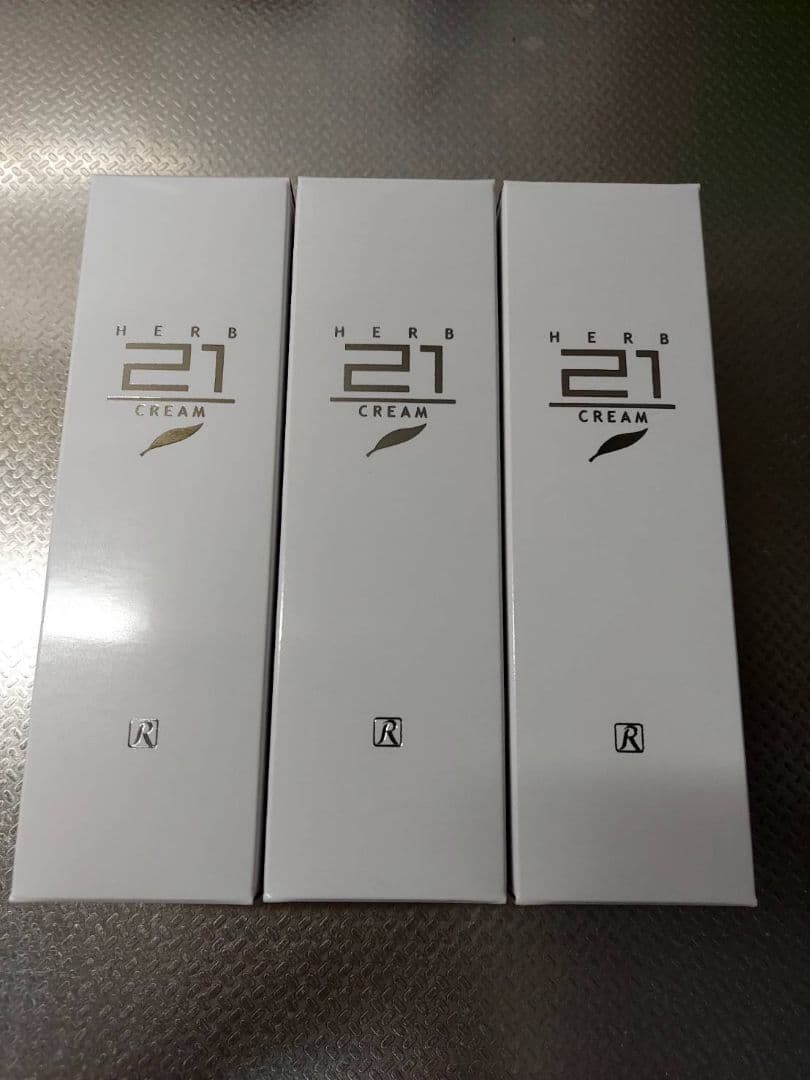 ロイヤル化粧品 ロイヤルハーブ21クリーム　50g✕3本入　ボディシャンプー付