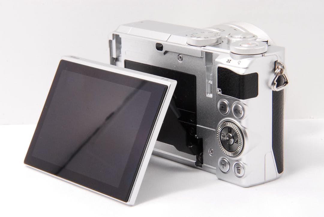 【美品】Nikon1 ニコン J5 標準レンズキット ミラーレス Wi-Fi
