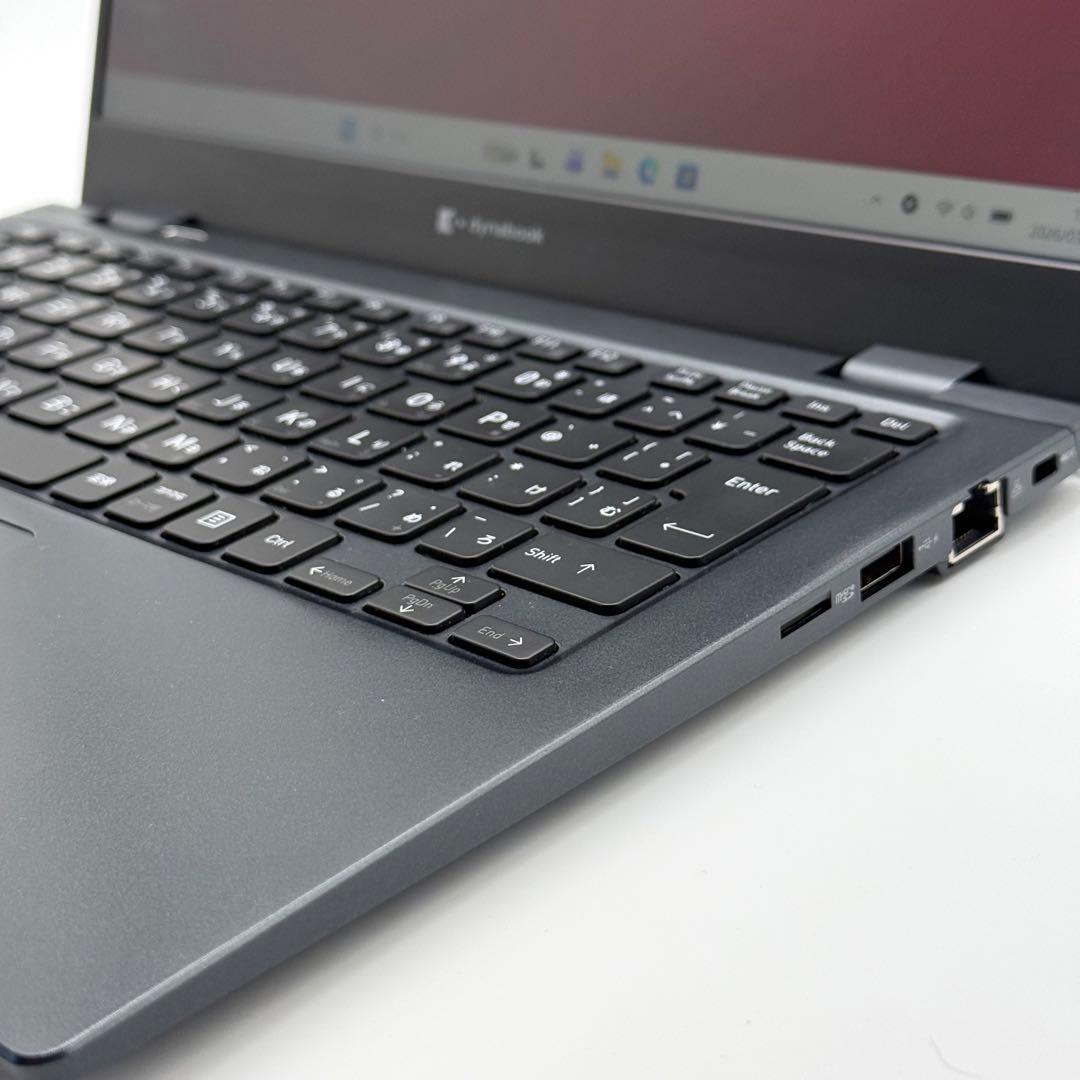 美品 dynabook 12世代i5 16GB 新品SSD256 高速静音 軽量