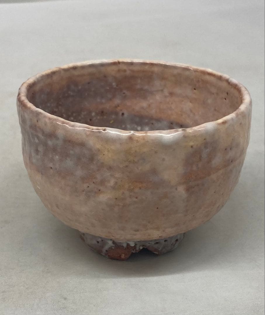 B569b 萩焼 ぐい呑　大和保男造共布共箱　酒器
