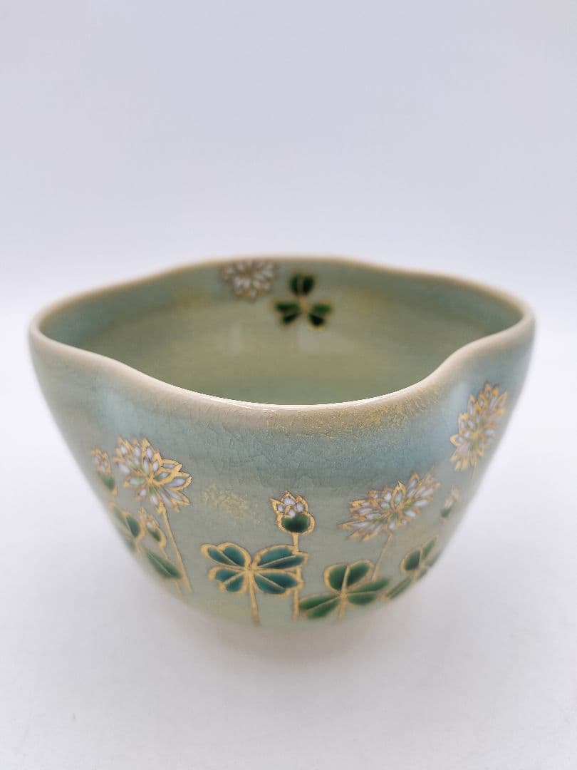 d130 【新品・未使用】茶碗 色絵 四葉のクローバー 八木海峰 紙箱 茶道具