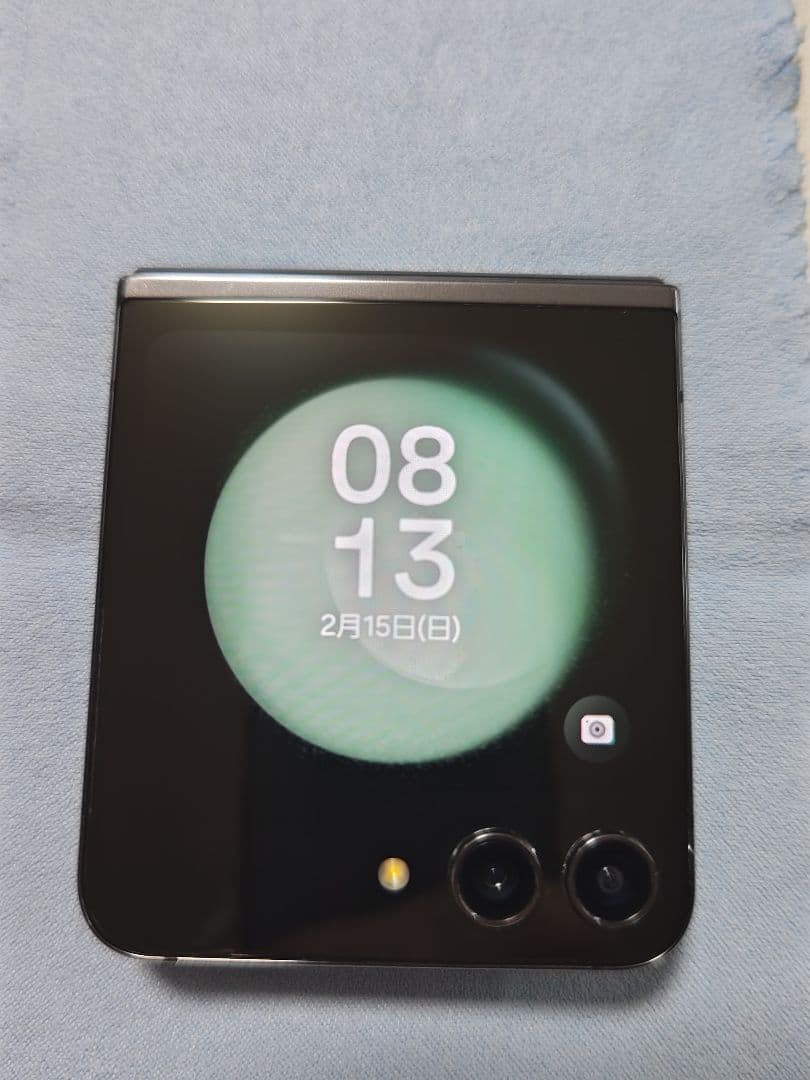 Samsung Galaxy Z Flip5 グラファイト 本体