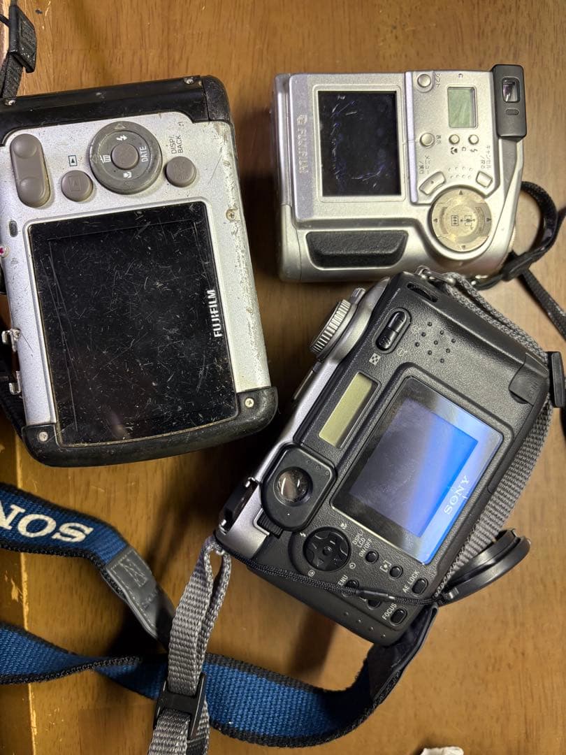 FujifilmとSonyのコンパクトデジタルカメラセット