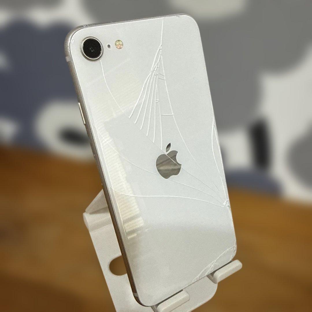 Apple iPhoneSE 第3世代 64GB スターライト 本体