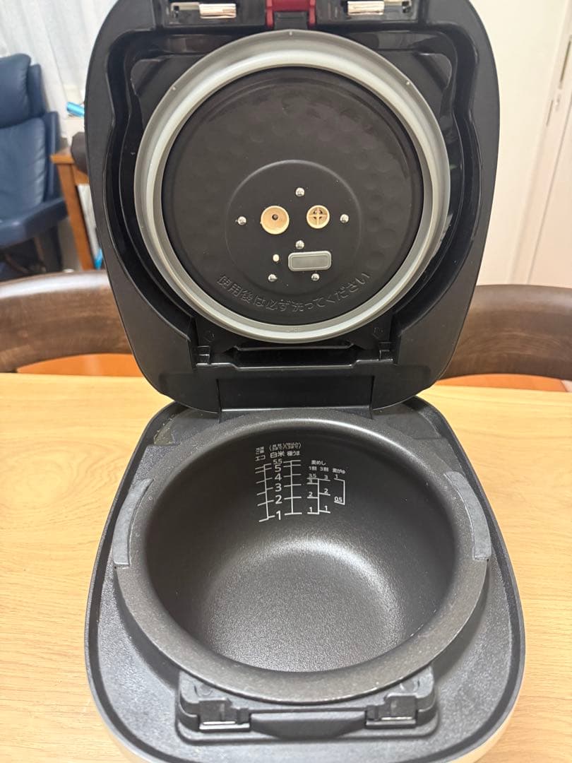 5.5号炊き圧力ＩＨジャー炊飯器(JPC-G100)