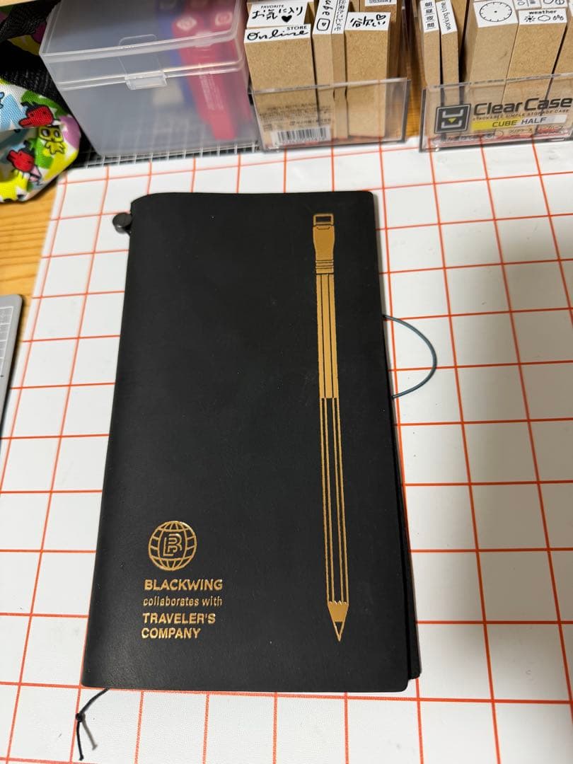 トラベラーズノート レギュラーサイズ BLACK WING 黒とリフィル
