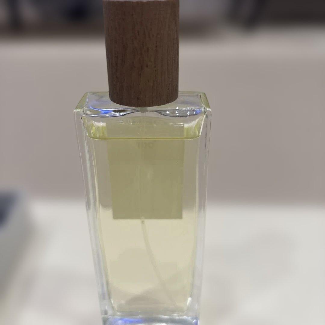 ロエベ　001ウーマン　オードゥパルファン　50ml