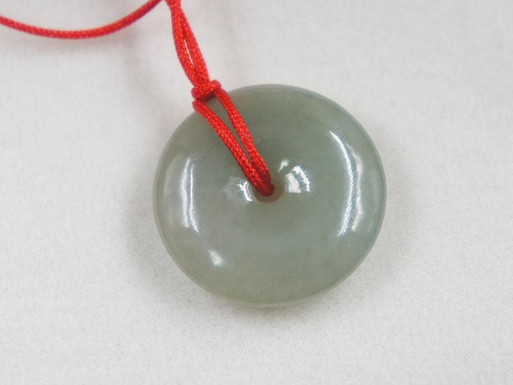 【玉】　★ 玉器 翡翠彫件 ★　Ａ等級　重量5.45g 直径2.2cm　鑑定書付