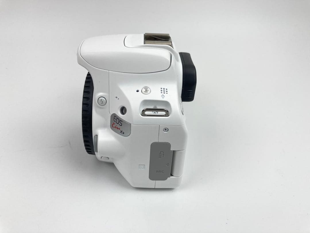 【極美品】Canon デジタル一眼レフカメラ EOS Kiss X9 ホワイト