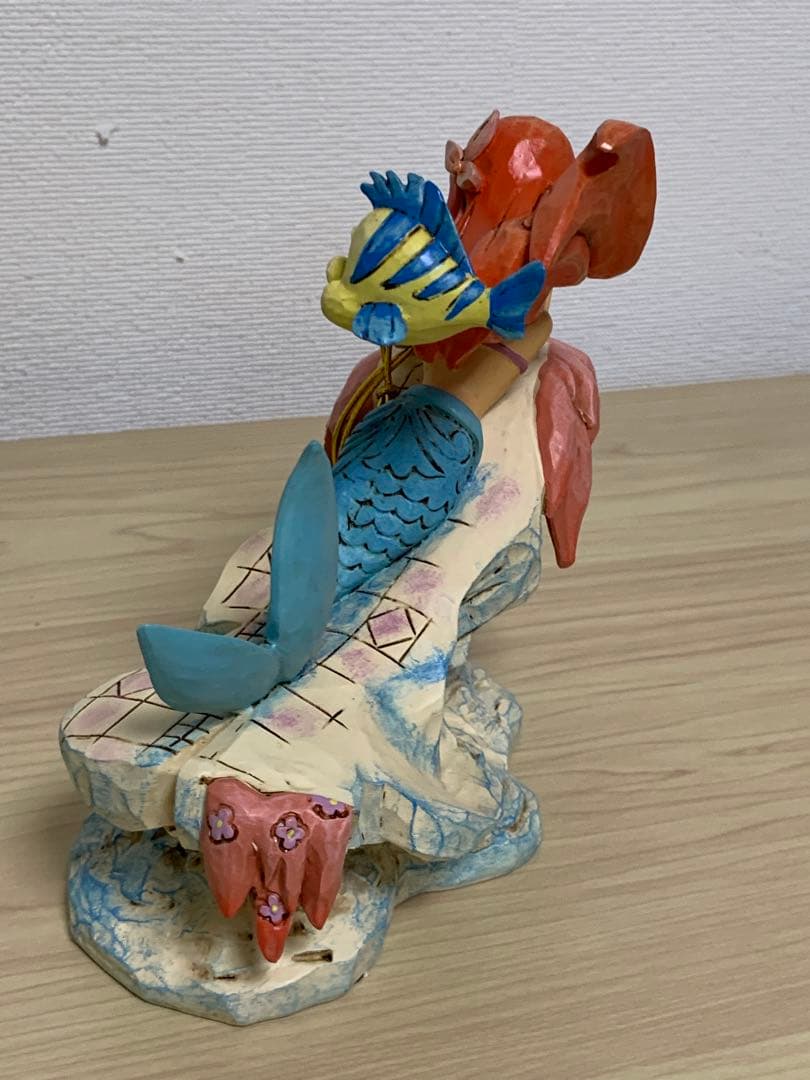 エネスコDreaming Under the Seaアリエルとフランダーの彫刻