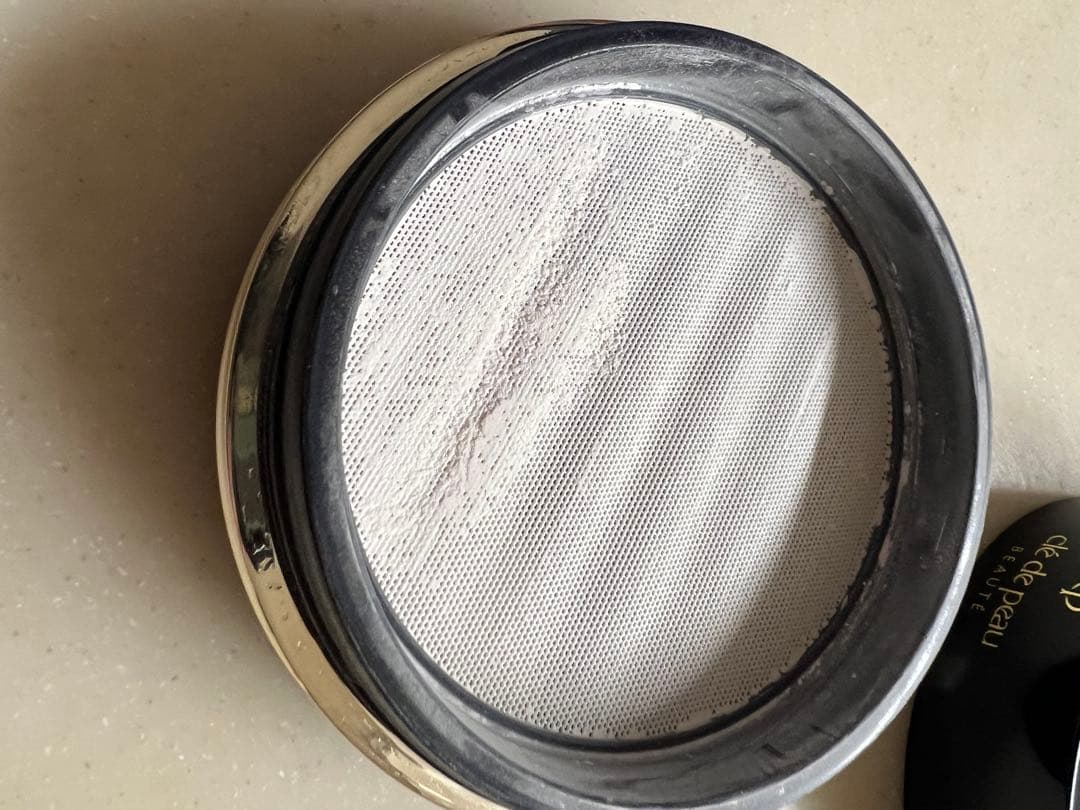 clé de peau クレドポボーテ　プードルトランスパラント　リニューアル前