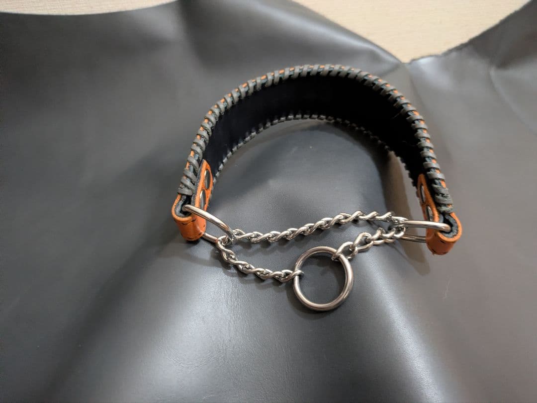 ​【ハンドメイド】華やかオレンジの革製ハーフチョーク首輪 (中型犬向け)