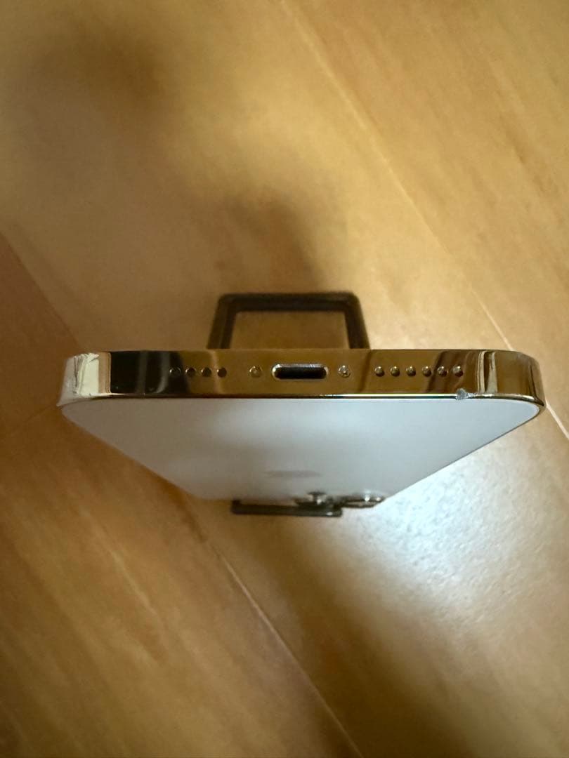 Apple iPhone 13 Promaxゴールド