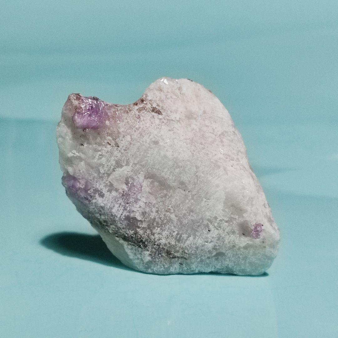 パワーストーン　天然石　大理石中のルビー　原石　77g　No.873