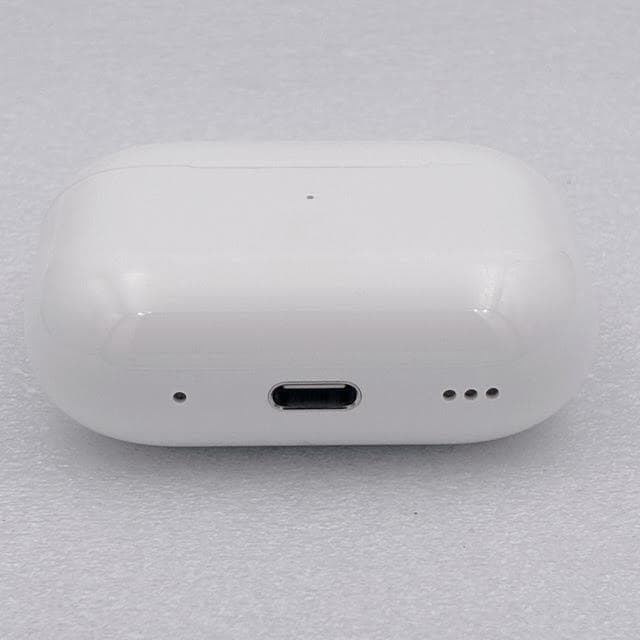 【極美品】Apple AirPods Pro 第2世代 充電ケース A2968