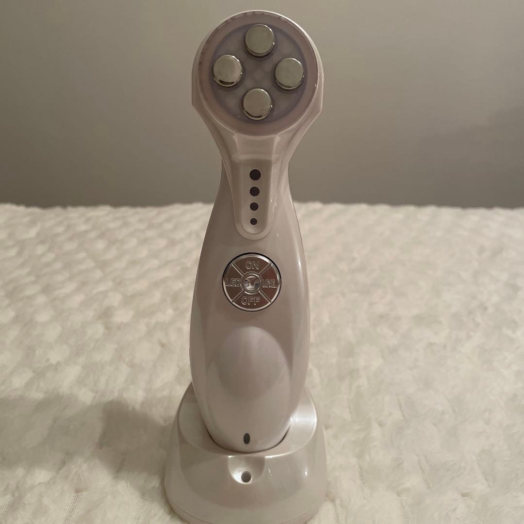 1台4役！プロ用多機能美顔器【ウルトラフォトフォース】