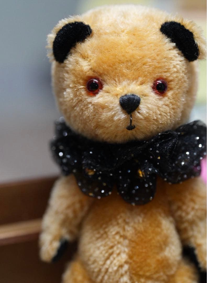 ユニークな黒耳くまさん テディベア アーティストベア 海外作家様 ハンドメイド