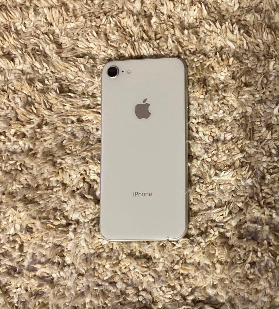 Apple iPhone 8 64G シルバー 本体100%