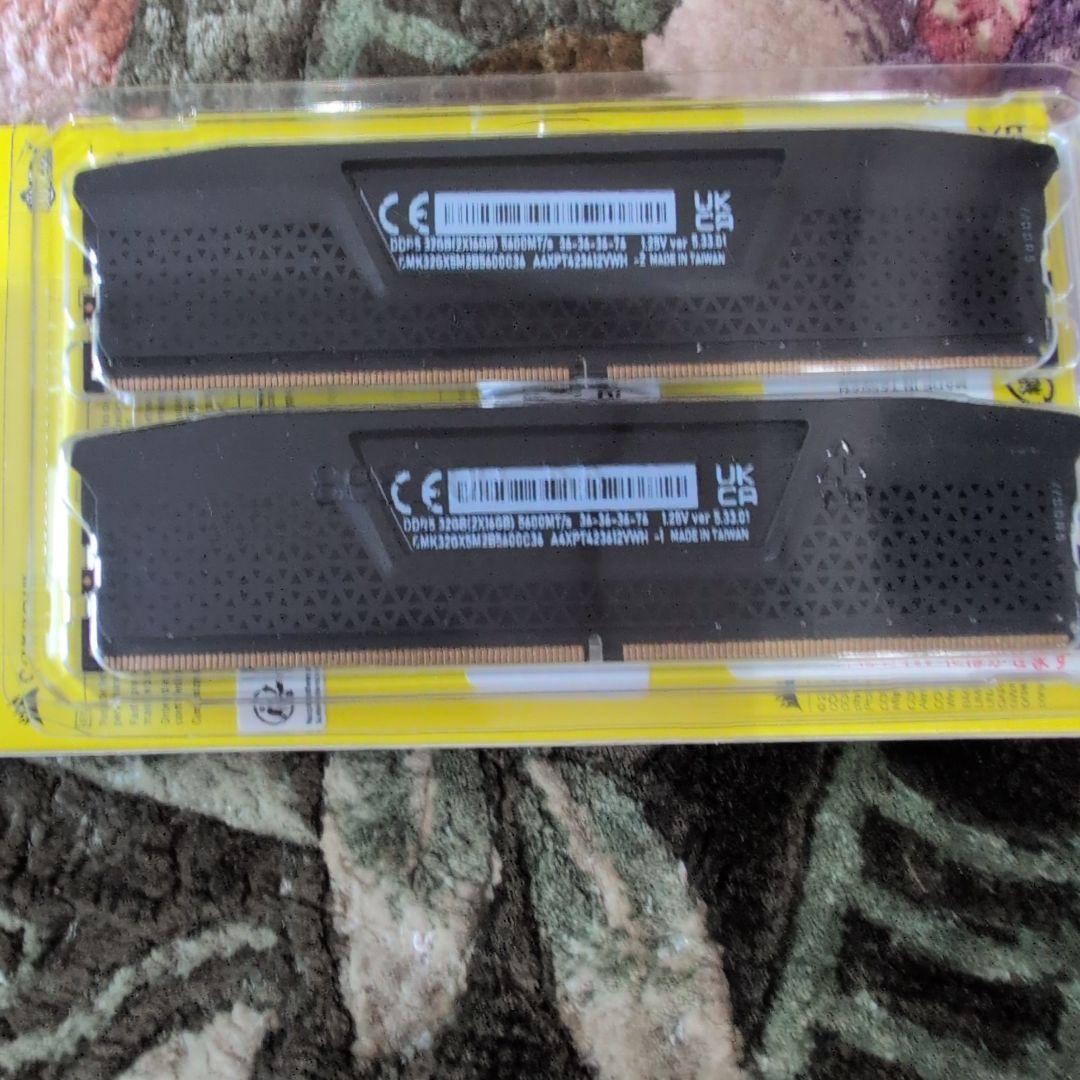 メモリー CORSAIR(PC5-44800)CMK32GX5M2B5600C36