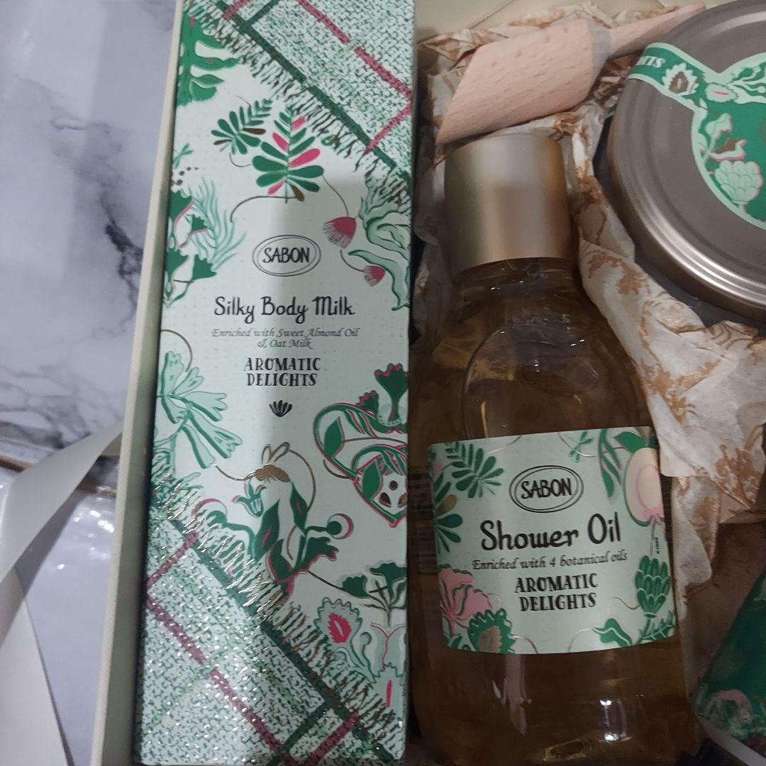 ☆新品未使用☆SABON ボディケアギフトボックス 植物モチーフ