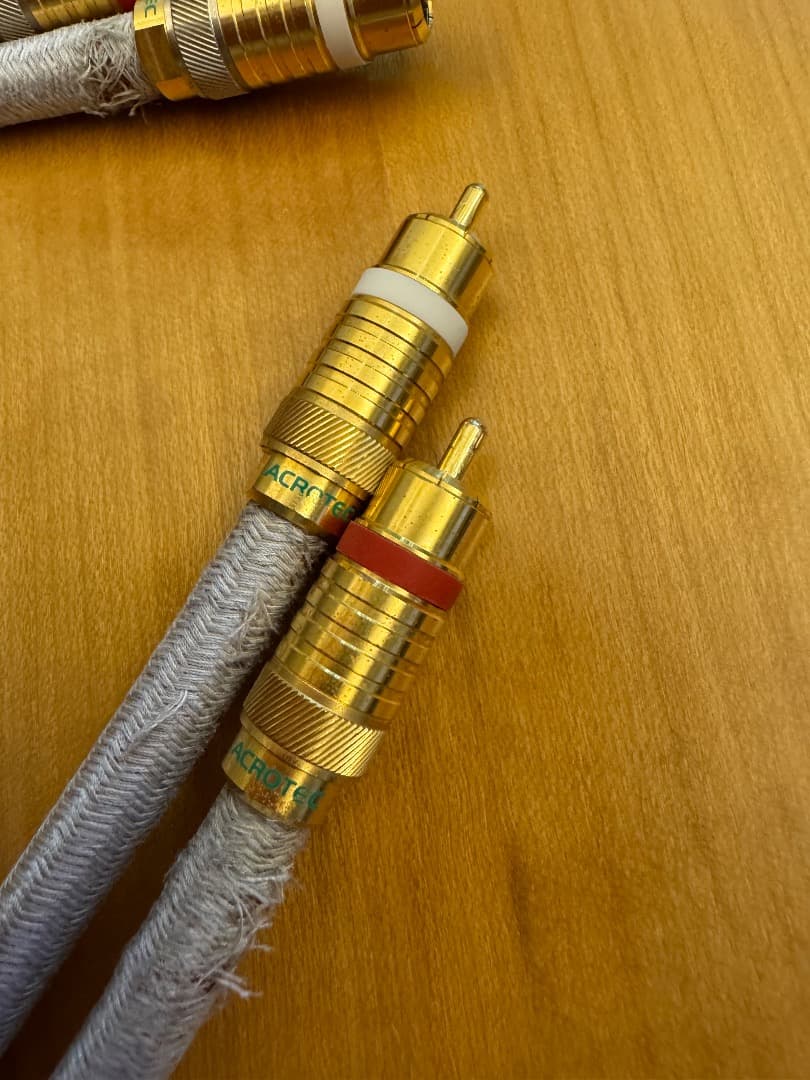 RCAケーブル ACROTEC 1.5m （CDとアンプの接続で使用）
