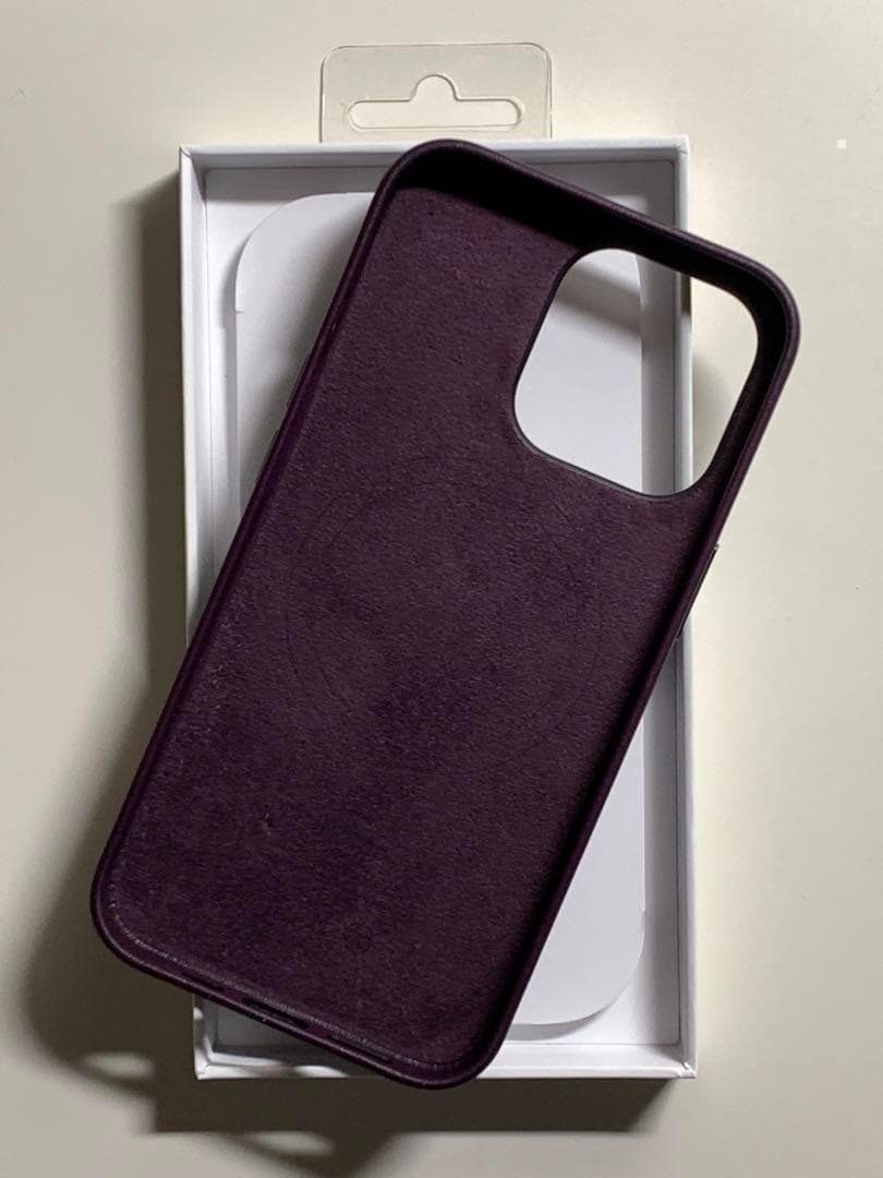 【新品】純正 iPhone 13 Pro レザーケース・ダークチェリー①