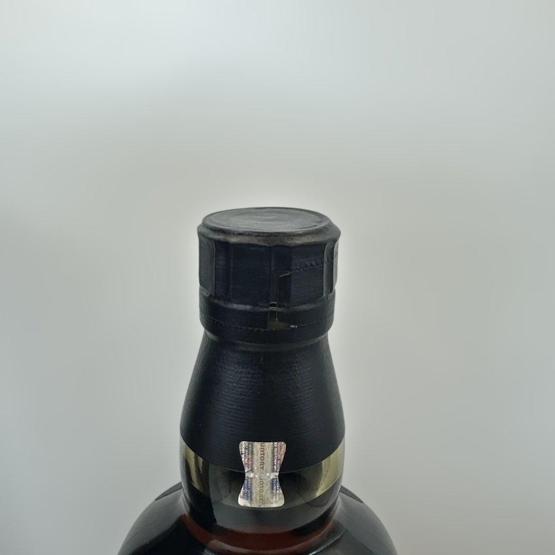 山崎 18年 シングルモルトウイスキー 700ml 箱入り。