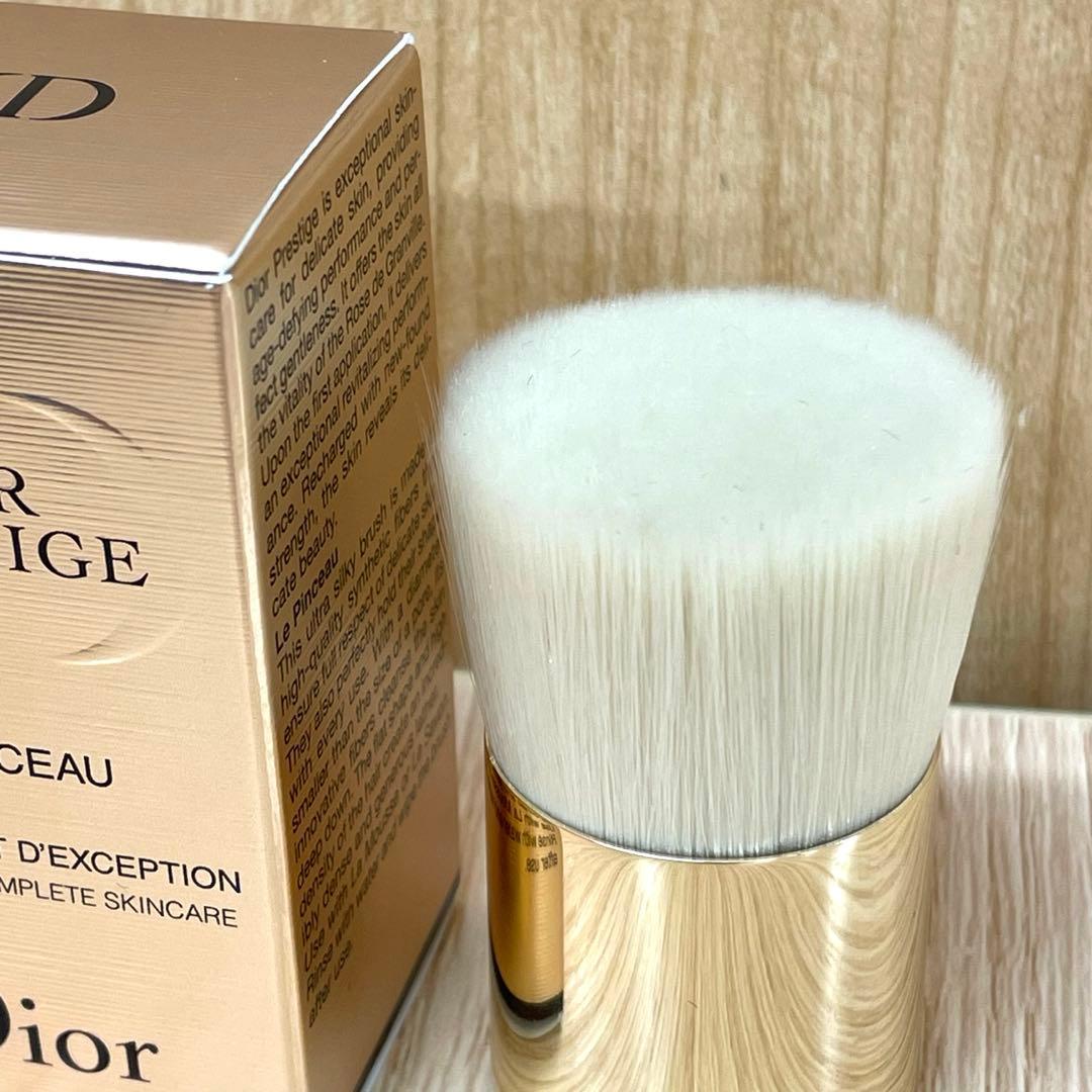 ☆Diorアイシャドウ　パウダー　香水　洗顔ブラシ　おまとめ　未使用あり！