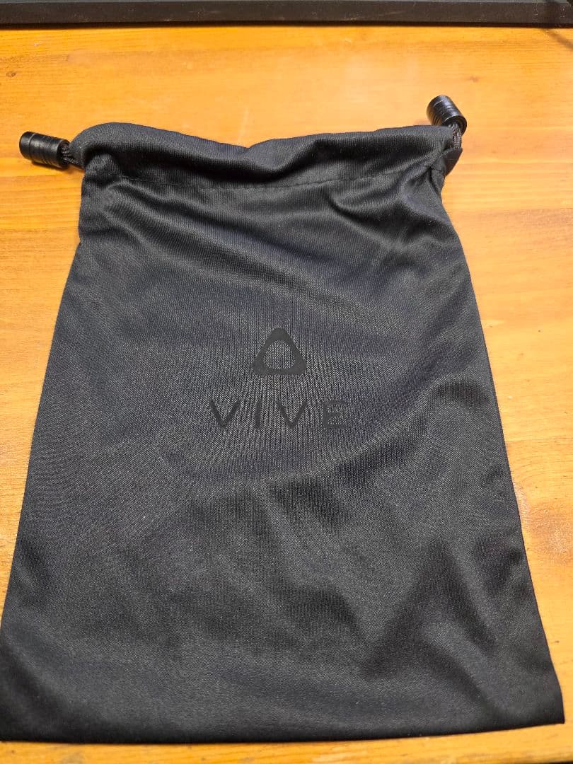 VIVE XR ELITE ツルにヒビあり　おまけ付き