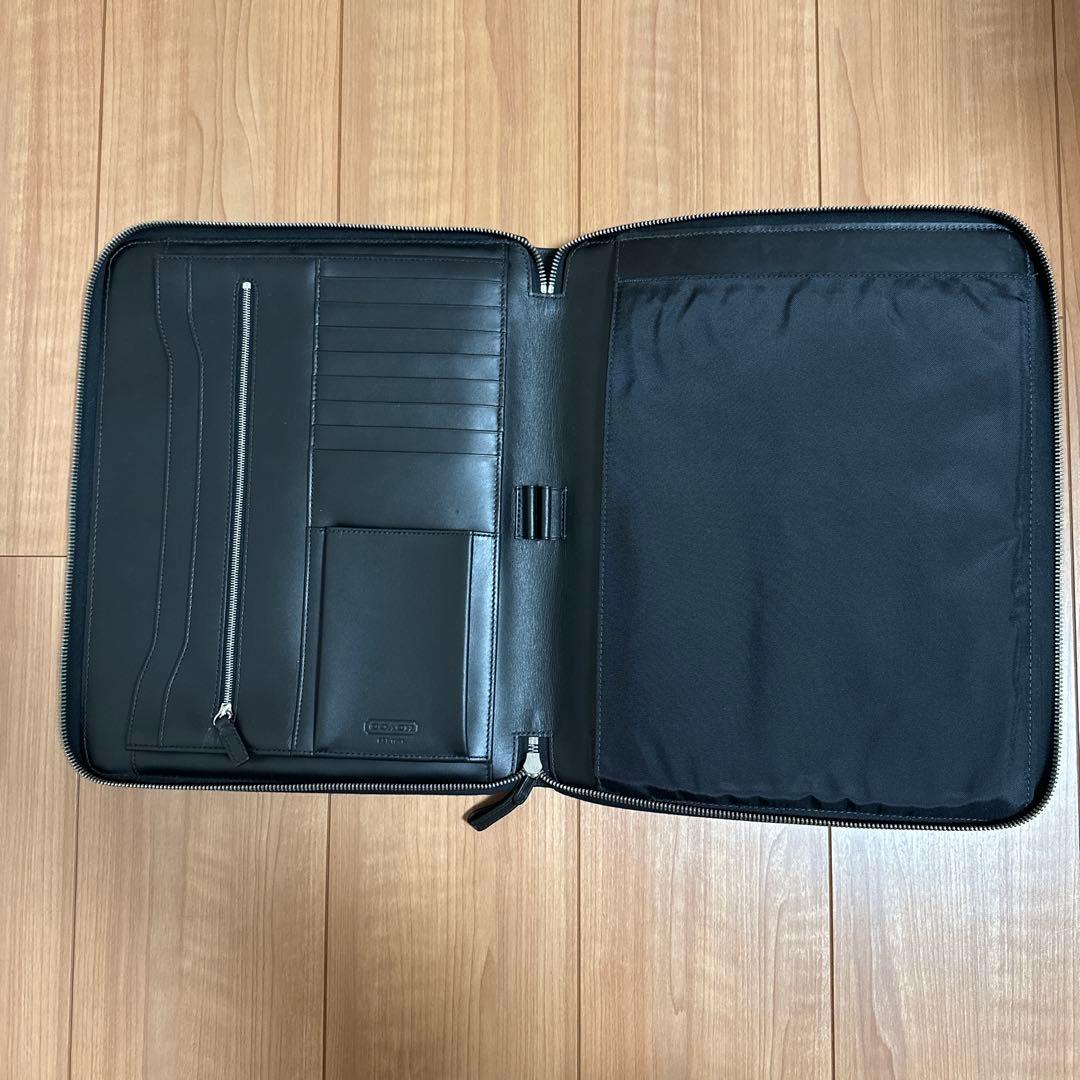 COACH レザー マルチケース ブラック A4対応