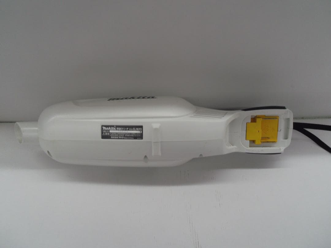 【中古品】マキタ 充電式クリーナ CL182FD 18V 本体のみ makita