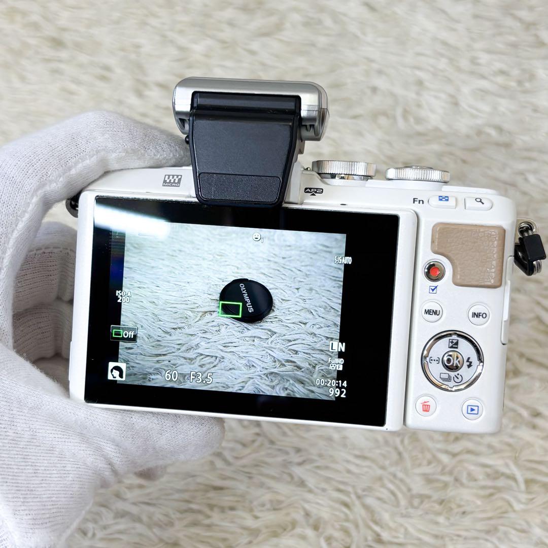 【美品】オリンパス ミラーレスカメラ E-PL7 ダブルレンズキット ホワイト