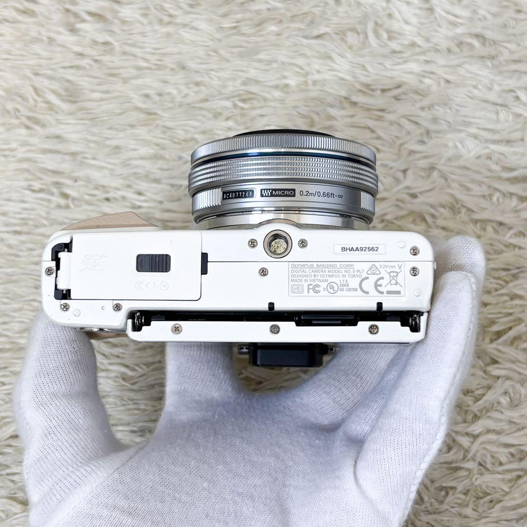 【美品】オリンパス ミラーレスカメラ E-PL7 ダブルレンズキット ホワイト