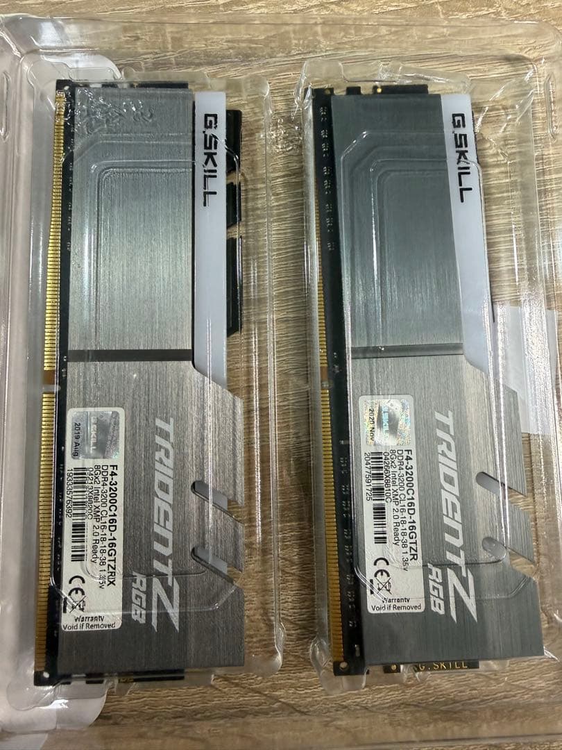 TridentZ RGB DDR4-3200 32GB(8GB×4)