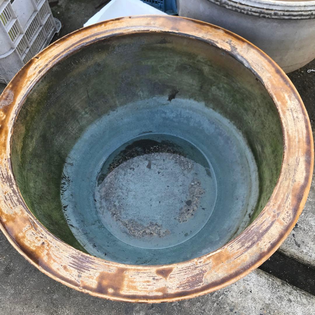 陶器の花模様鉢