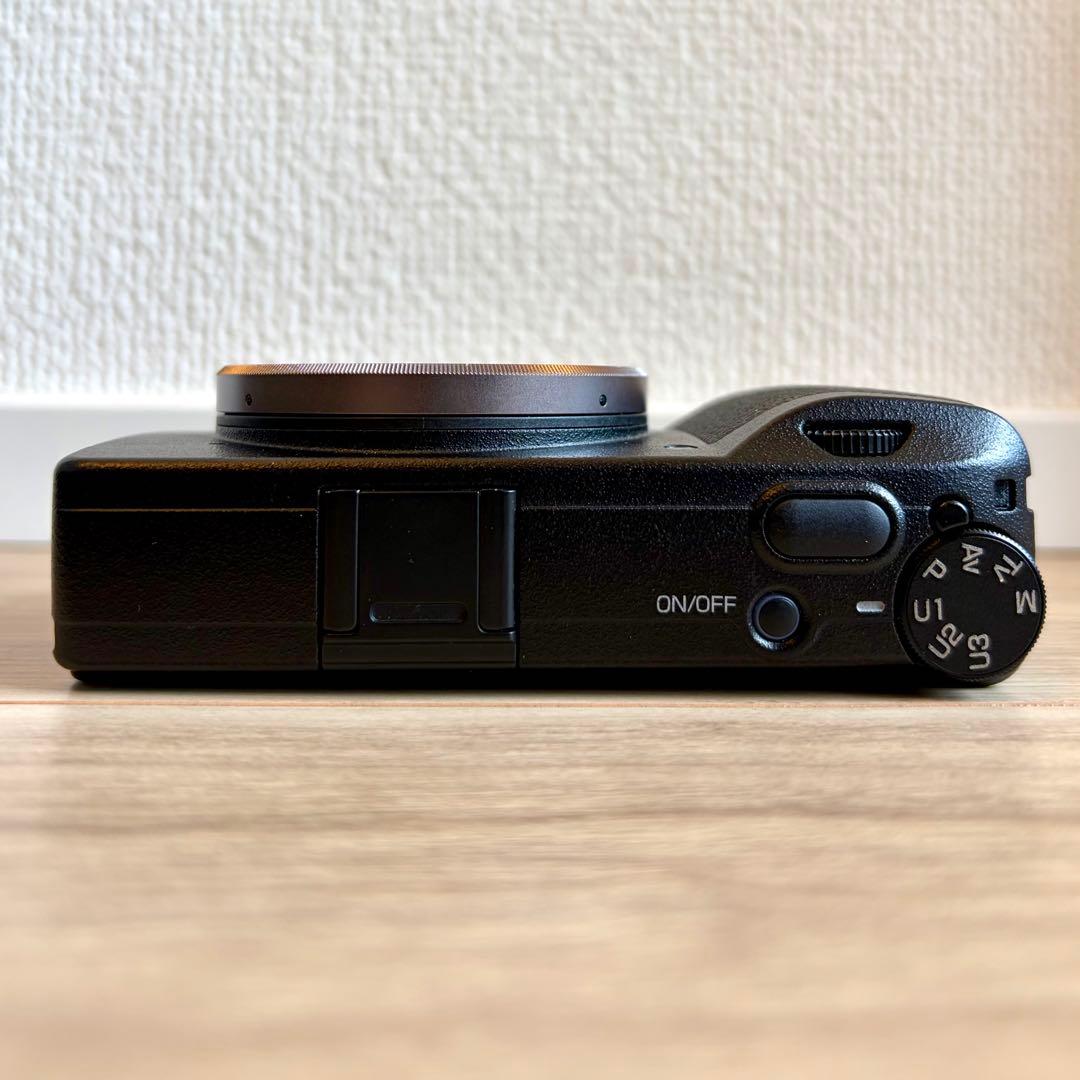 RICOH GR IIIx 美品 シャッター約3000回 書籍、保護フィルム付