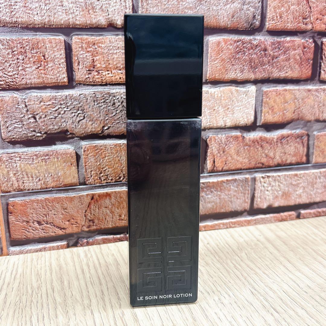☆ジバンシー　ソワンノワール　ローション　150ml