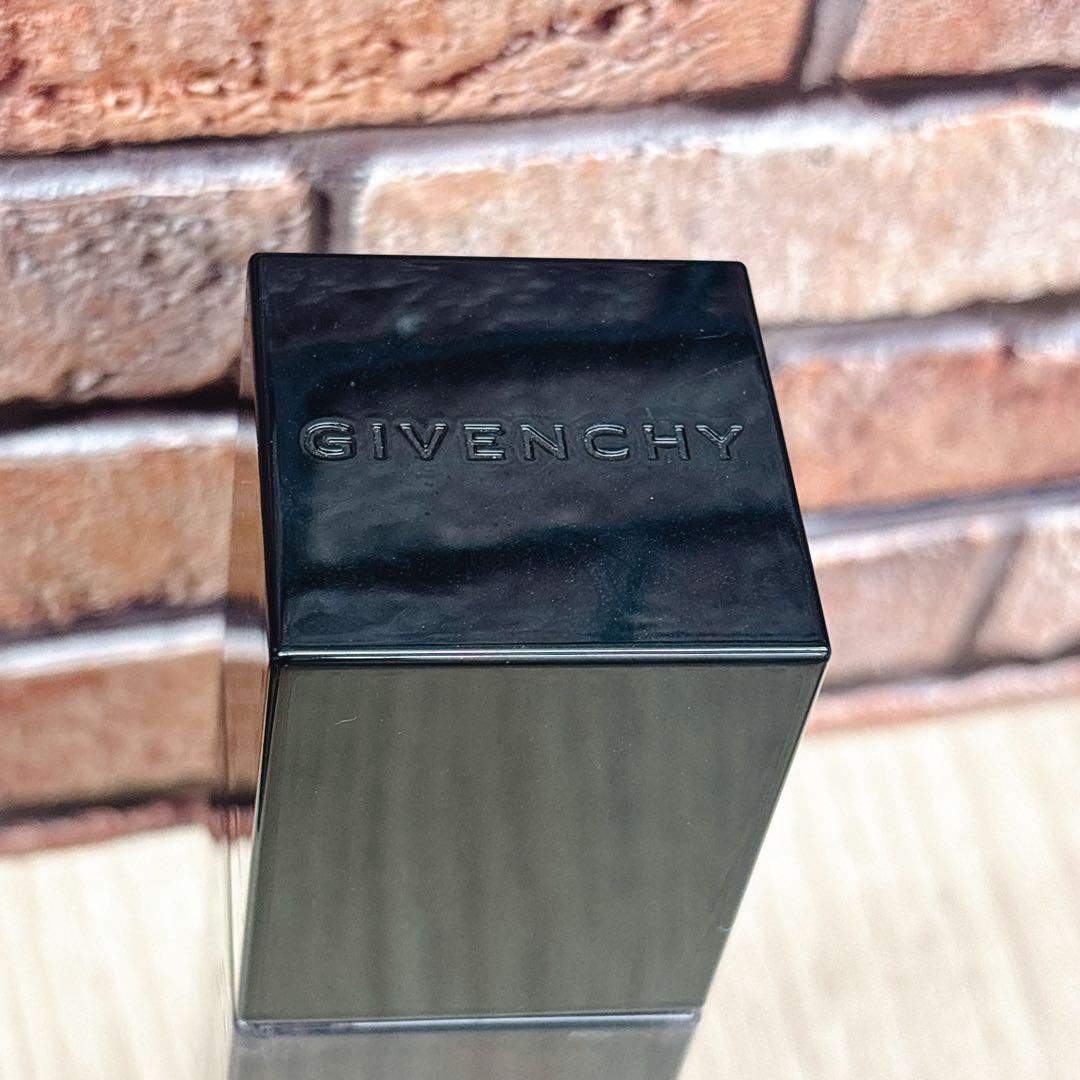 ☆ジバンシー　ソワンノワール　ローション　150ml