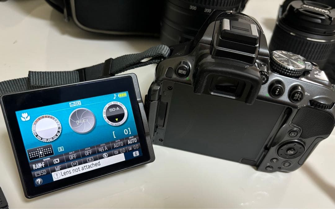 Nikon D5300 美品 レンズ2本＋バッグ付 即購入OKです