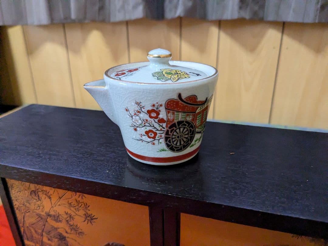 ミニ茶箪笥、九谷煎茶器揃い、宝瓶、湯呑み、湯冷まし揃い、美品！