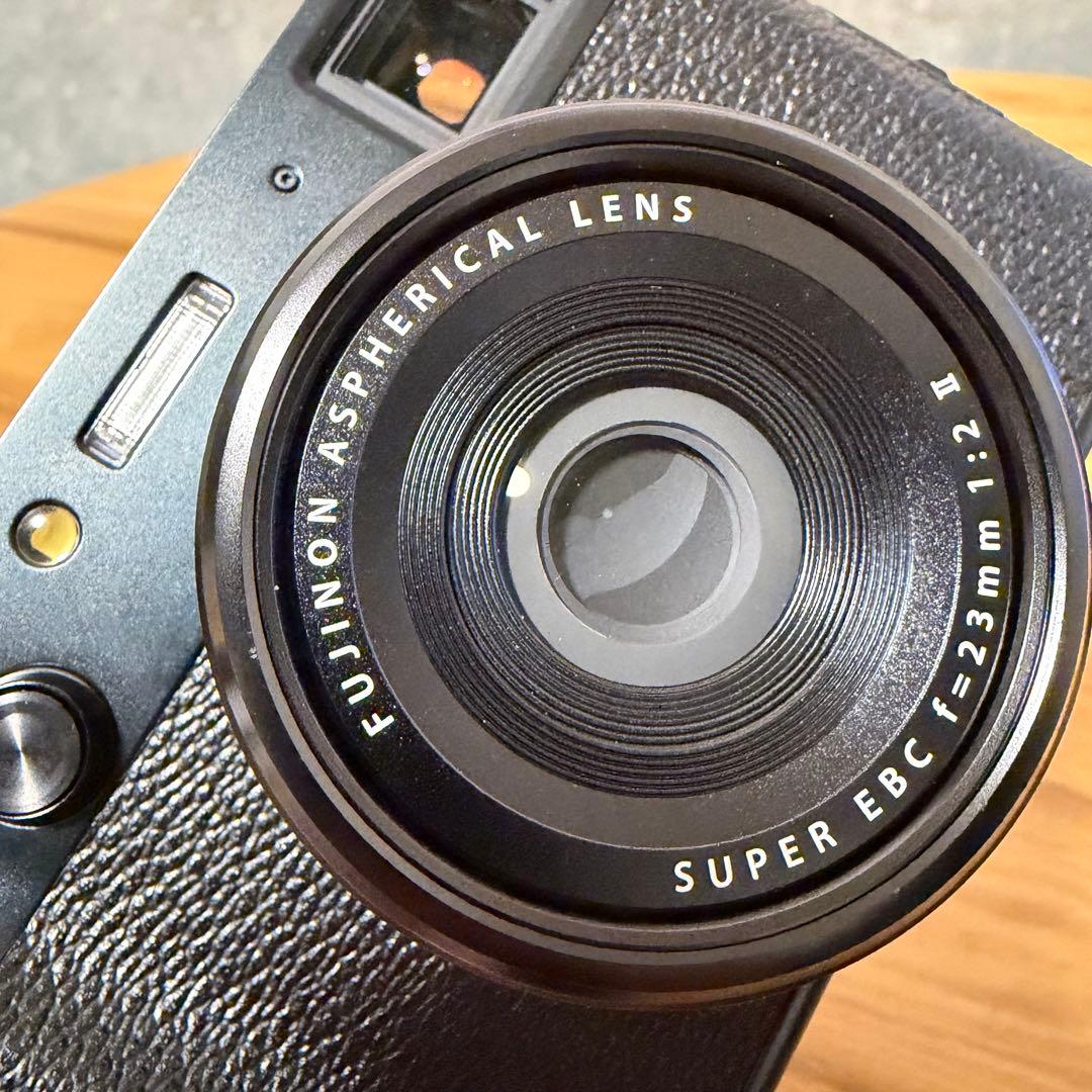 美品　FUJIFILM X100ⅵ コンデジ　ブラック　おまけ多数