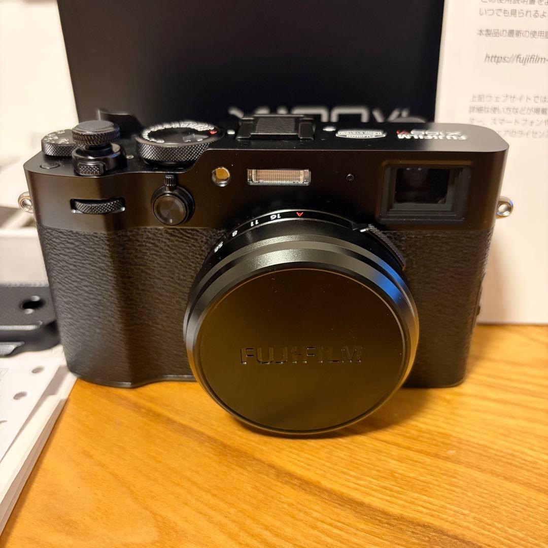 美品　FUJIFILM X100ⅵ コンデジ　ブラック　おまけ多数