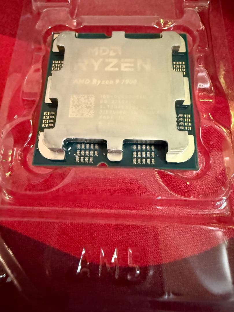 AMD Ryzen 9 7900 本体