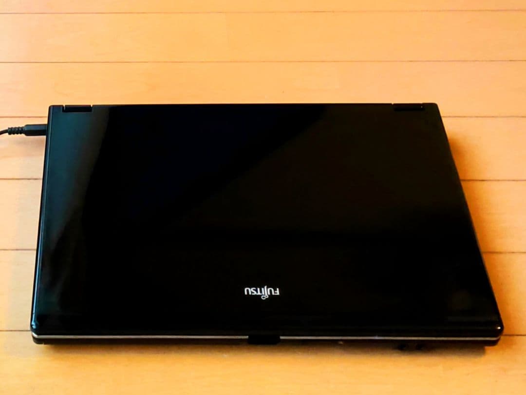 ノートパソコン 富士通 SH760/AN 、オフィス付き！設定不要!