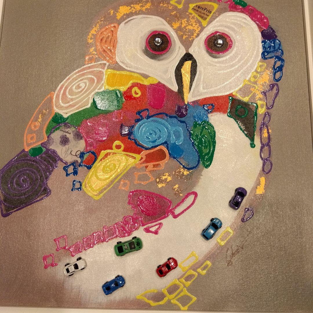 カラフルなフクロウの抽象画